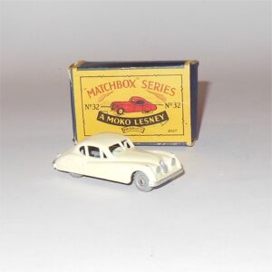 Matchbox Lesney 32a Jaguar XK120 Coupe White