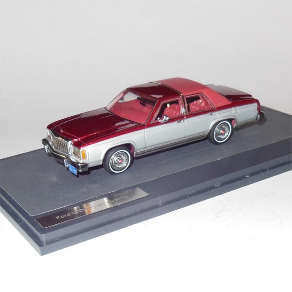 Matrix MX20603-402 Ford LTD Crown Victoria Red