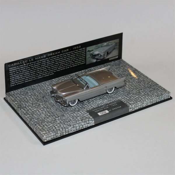 Minichamps 148230 Cadillac Le Mans Dream Car 1953 - Image 2