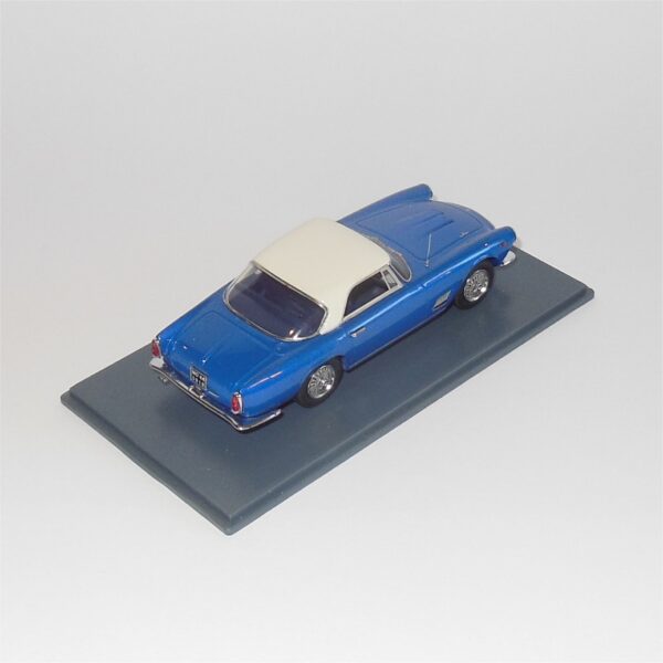 Neo 45910 Maserati 3500 GT Touring Coupe White over Blue - Image 2