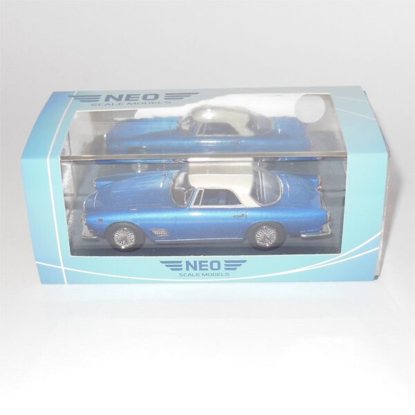 Neo 45910 Maserati 3500 GT Touring Coupe White over Blue - Image 4
