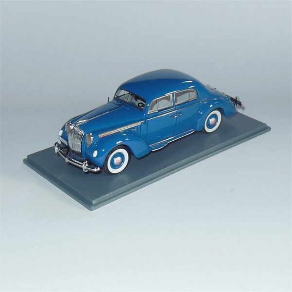 Neo Scale Model 43201 Opel Admiral Limousine Blue