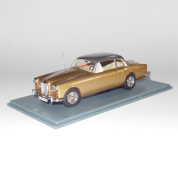 Neo Model 43418 Alvis TD21 Saloon Gold