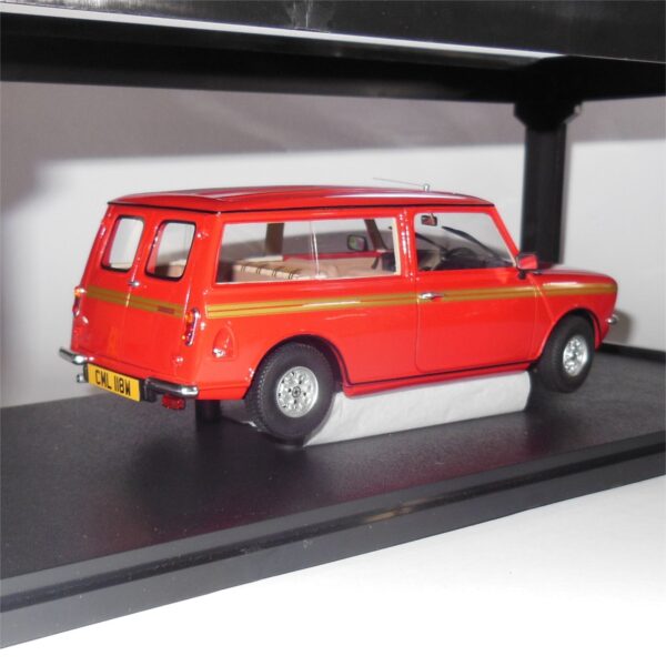 Cult Models CML018-1 Mini Clubman Estate 1974 1:18 Scale Red - Image 3