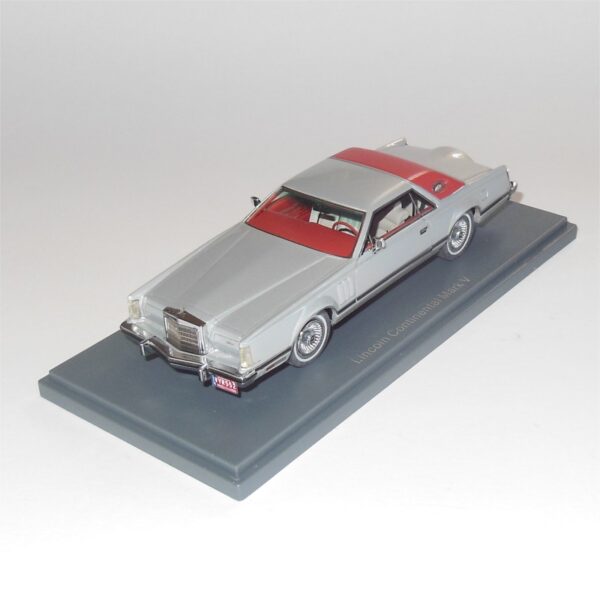 Neo Model 43554 Lincoln Continental Mark V Red Silver