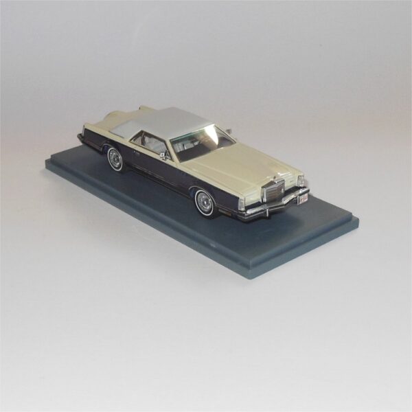 Neo Model 43552 Lincoln Continental Mark V Cream Brown - Image 2