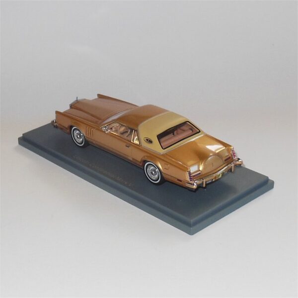 Neo Model 43560 Lincoln Continental Mark V Gold - Image 3