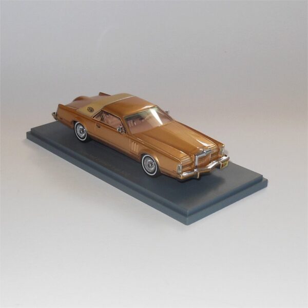 Neo Model 43560 Lincoln Continental Mark V Gold