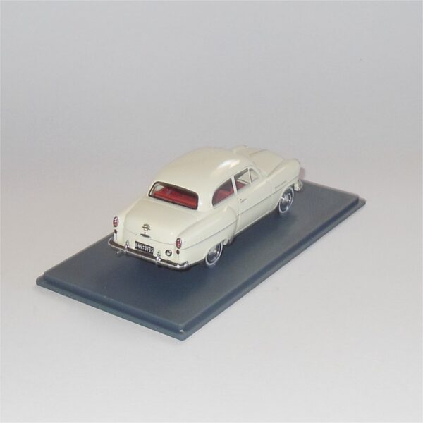 Neo Model 43735 Opel Olympia Limousine Cream - Image 3