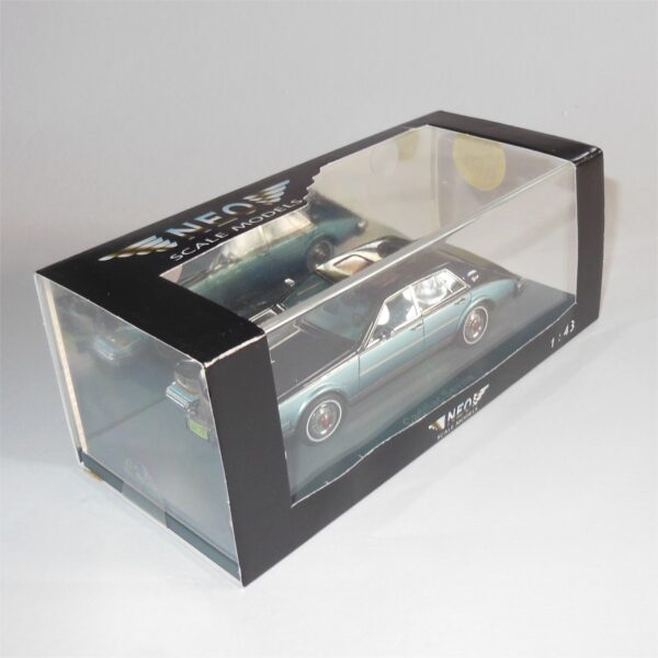 Neo Model 43727 Cadillac Seville Dark Blue Light Blue - Image 4
