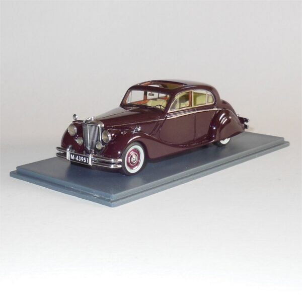 Neo Model 43951 Jaguar MK V Maroon