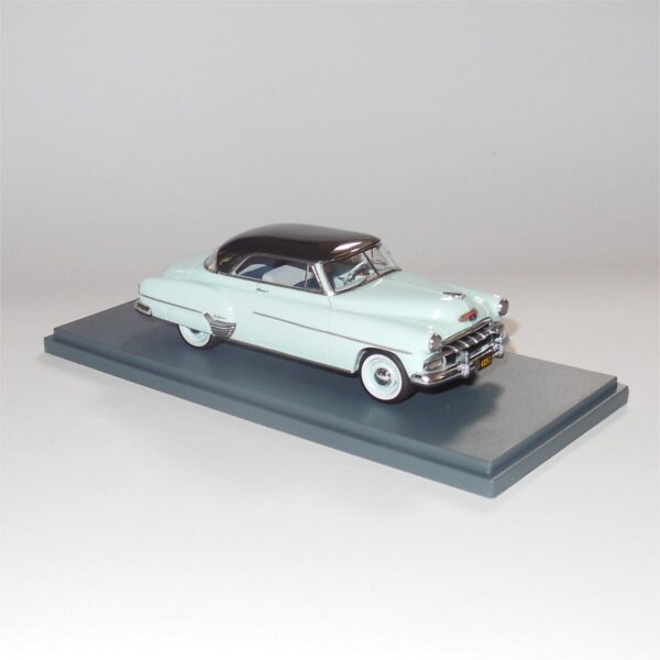 Neo Model 44051 Chevrolet DeLux HT Coupe Black Light Blue - Image 4
