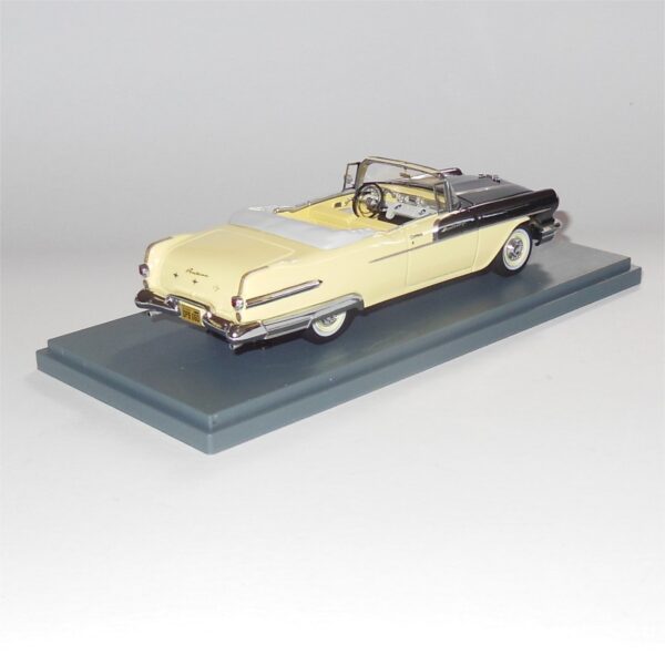 Neo Model 44060 Pontiac Star Chief Convertible Black Bonnet Cream - Image 2