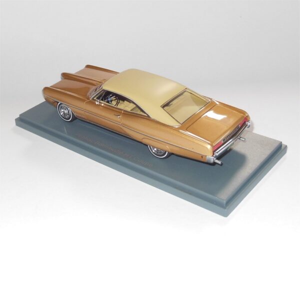 Neo Model 44110 Pontiac Bonneville HT Coupe Tan Vinyl Tan - Image 3