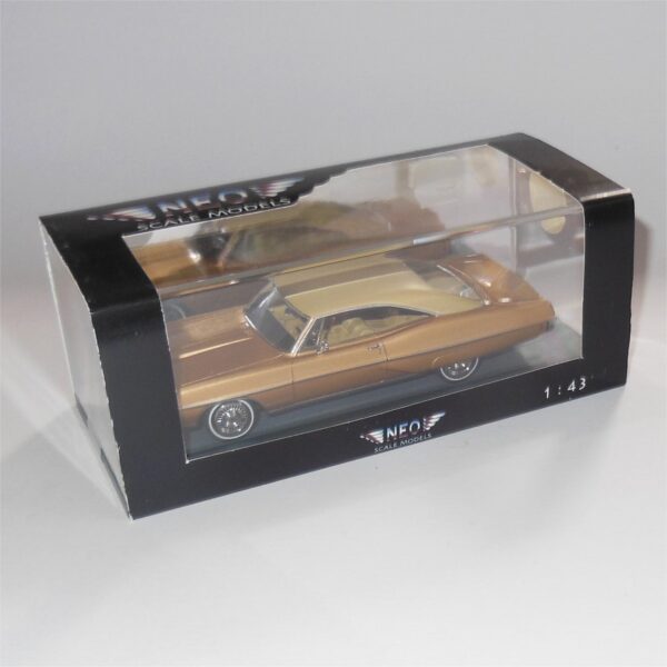 Neo Model 44110 Pontiac Bonneville HT Coupe Tan Vinyl Tan - Image 4