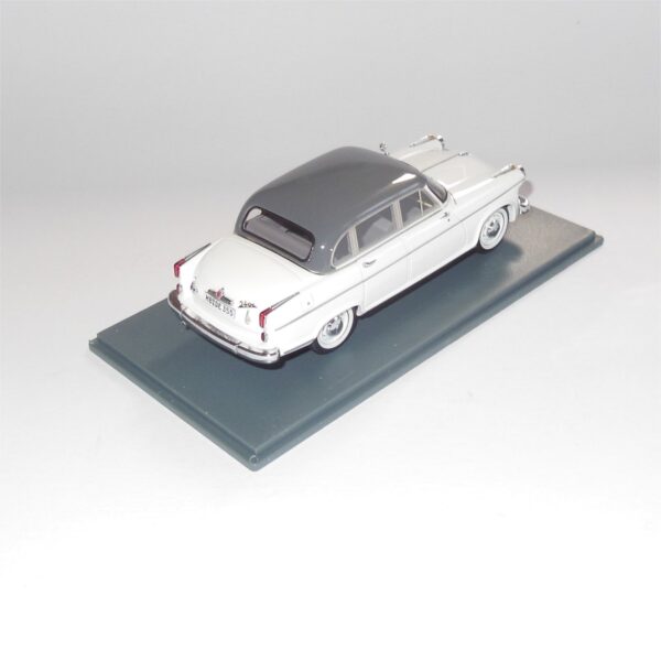 Neo Model 44355 Borgward Pullman Grey White - Image 2