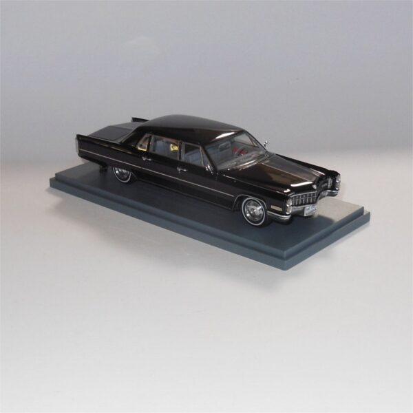 Neo Model 44400 Cadillac Fleetwood 75 Black