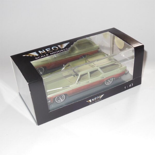 Neo Model 44625 Buick Wagon Green Woodgrain - Image 4
