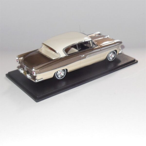 Neo Model 44670 Hudson Hornet V8 Hardtop 1957 White Brown - Image 3