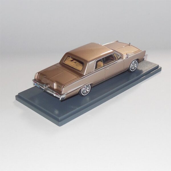 Neo Model 44695 Imperial Crown Coupe Brown - Image 2