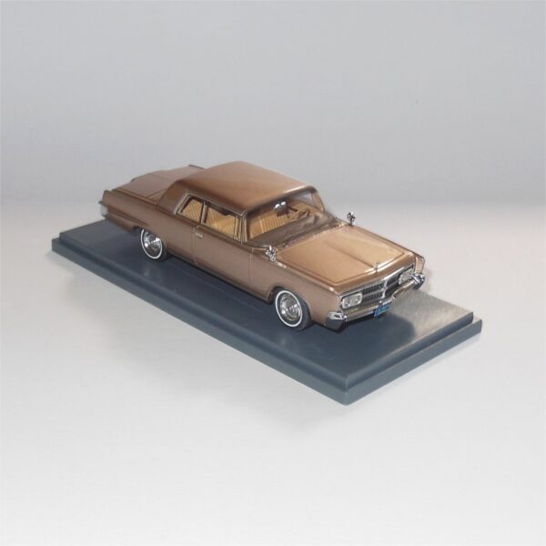 Neo Model 44695 Imperial Crown Coupe Brown