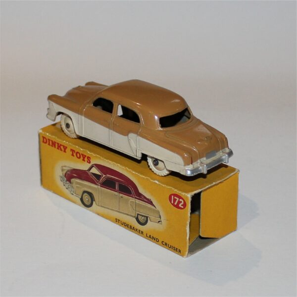 Dinky Toys 172 Studebaker Land Cruiser Sedan - Image 3