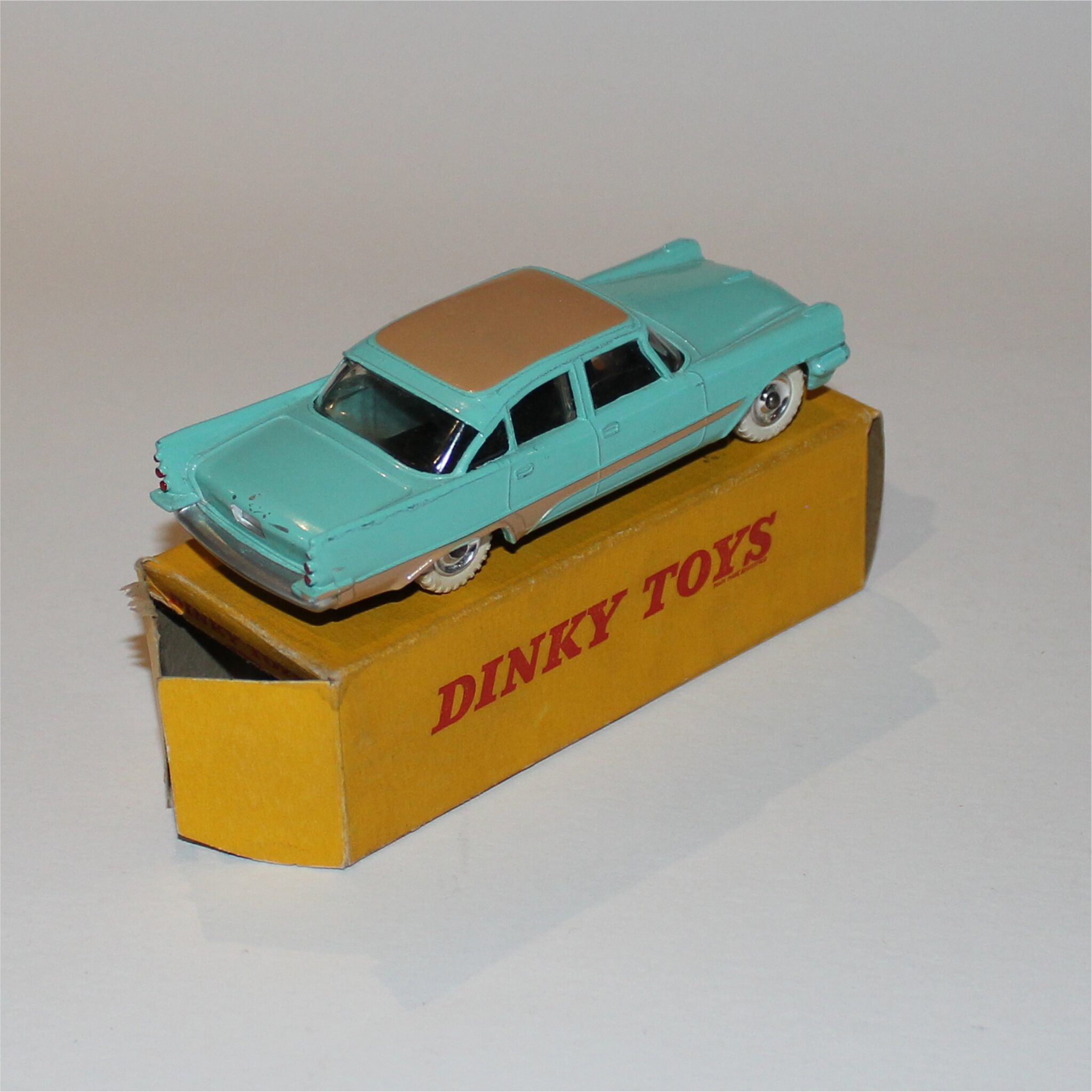 Dinky Toys 192 DeSoto Fireflite Sedan Antique Toy World