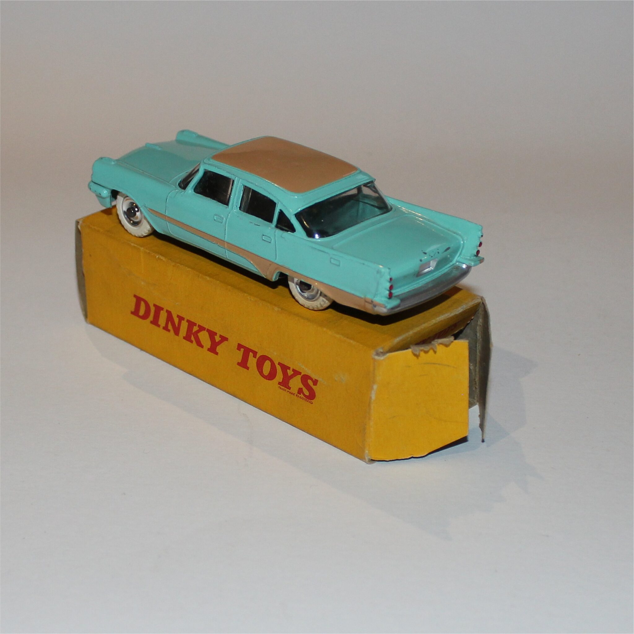 Dinky Toys 192 DeSoto Fireflite Sedan Antique Toy World