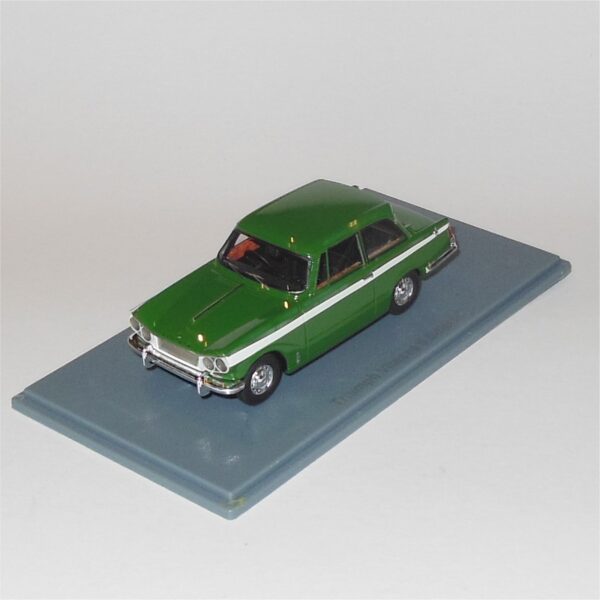 Neo Model 45685 Triumph 1969 Vitesse 6 Saloon Green