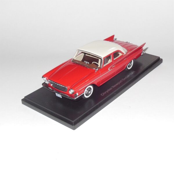 Neo Model 46460 Chrysler Newport Sedan 1961 White Red