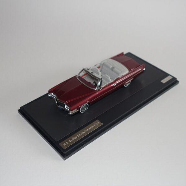 Matrix 20301-172 Cadillac DeVille Convertible 1970 Red