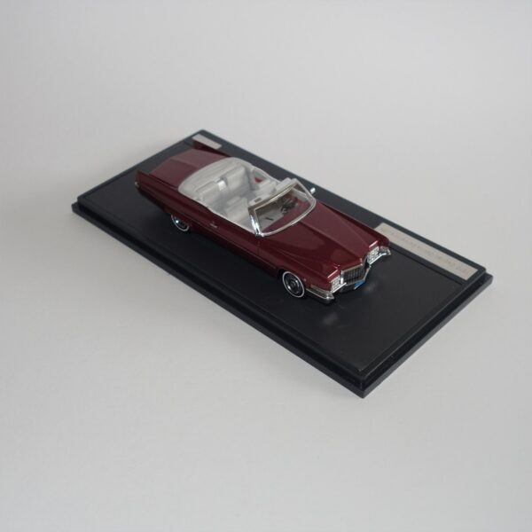 Matrix 20301-172 Cadillac DeVille Convertible 1970 Red