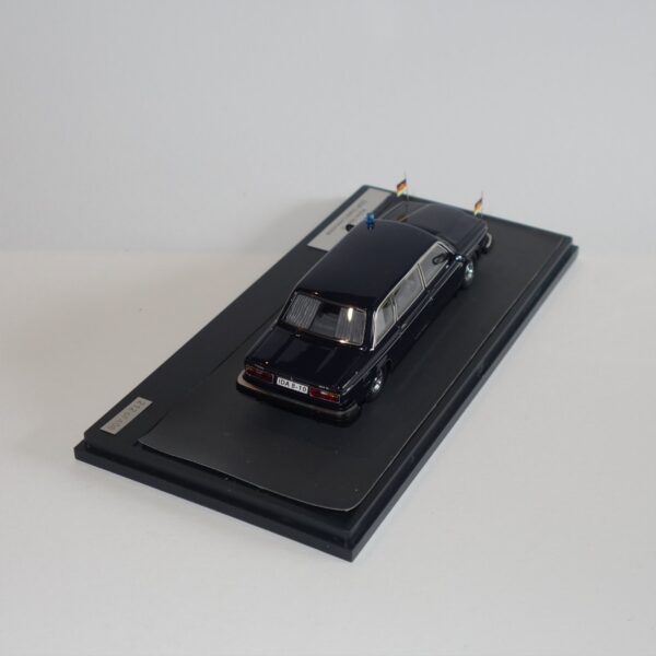 Matrix 12106-023 Volvo 264TE DDR State Limousine Blue - Image 3