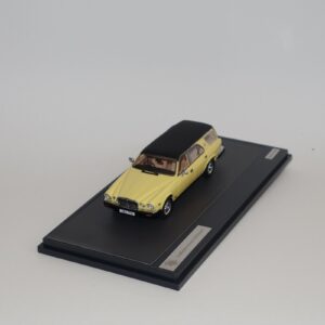 Matrix 41001-071 Ladbroke Avon SIII Estate Yellow