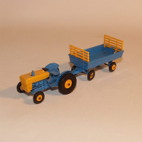 Matchbox Lesney 39 Ford Tractor with 40 Hay Trailer