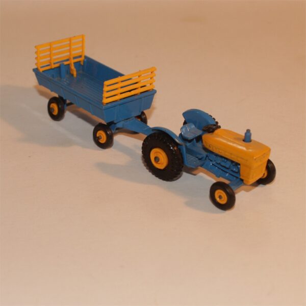 Matchbox Lesney 39 Ford Tractor with 40 Hay Trailer