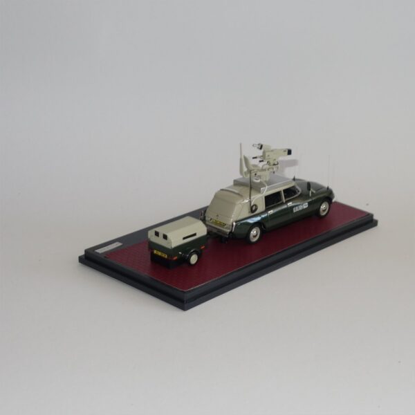 Matrix 50304-051 Citroen ID Safari BBC TV Camera Car & Trailer 1973 Green - Image 4