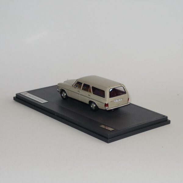 Matrix 11302-011 Binz W155 Universal Kombi 1974 Beige