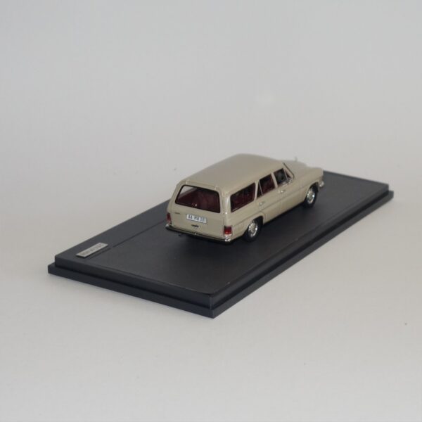 Matrix 11302-011 Binz W155 Universal Kombi 1974 Beige