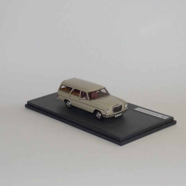 Matrix 11302-011 Binz W155 Universal Kombi 1974 Beige