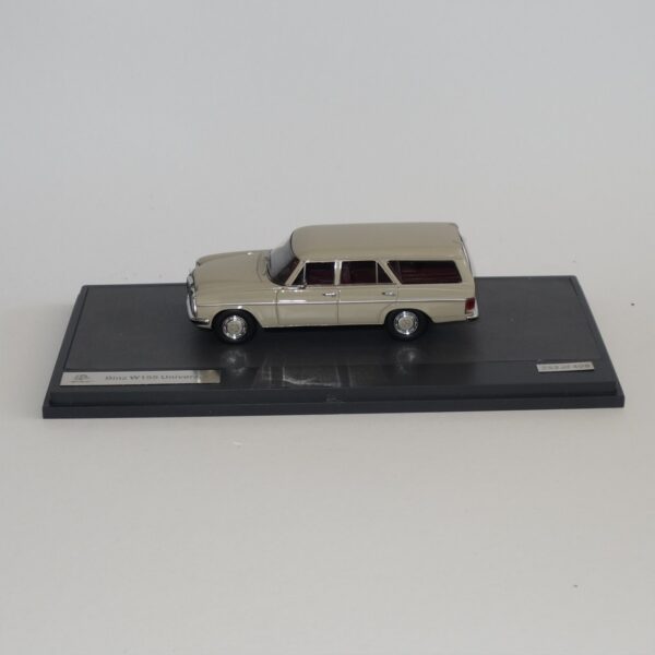 Matrix 11302-011 Binz W155 Universal Kombi 1974 Beige