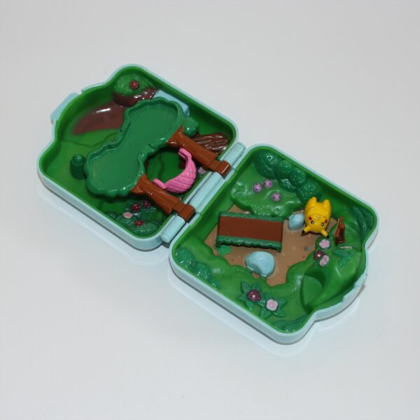 Tomy Nintendo Pokemon Pikachu Polly Pocket 1997 Blue Mini Veridian Forest Playset