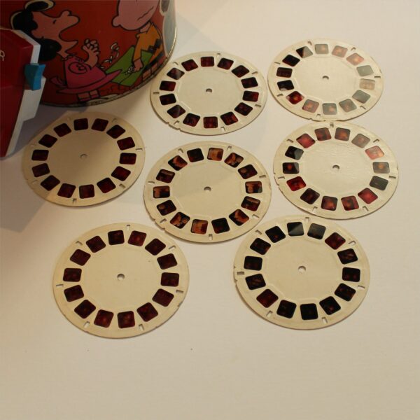 GAF View-Master Charlie Brown Gift Pack Canister Set - Image 4