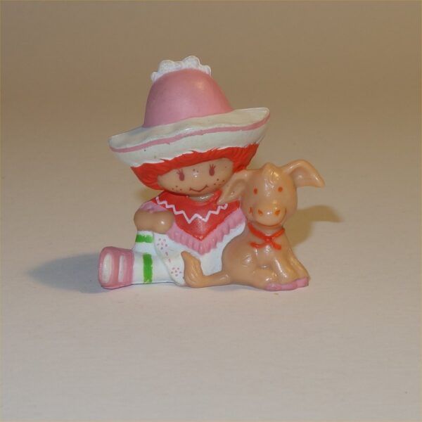 Strawberry Shortcake 1983 Cafe Ole with Burrito PVC Figurine