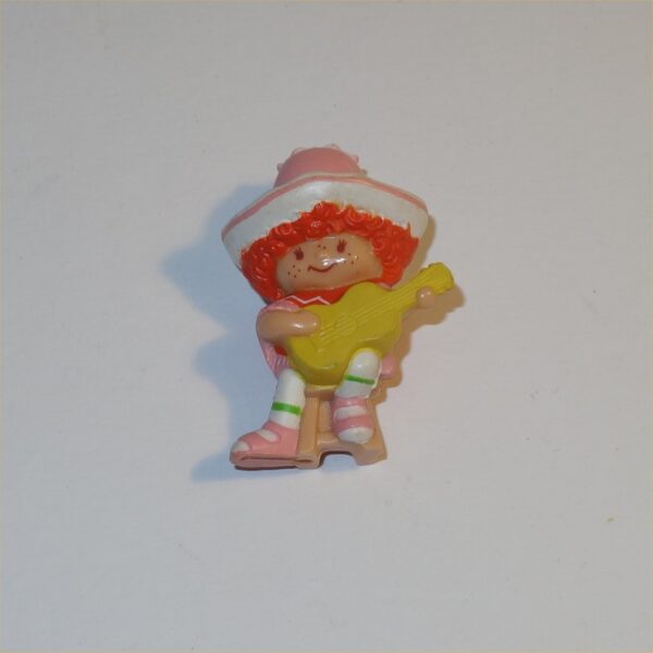 Strawberry Shortcake 1983 Cafe Ole with Guitar PVC Figurine