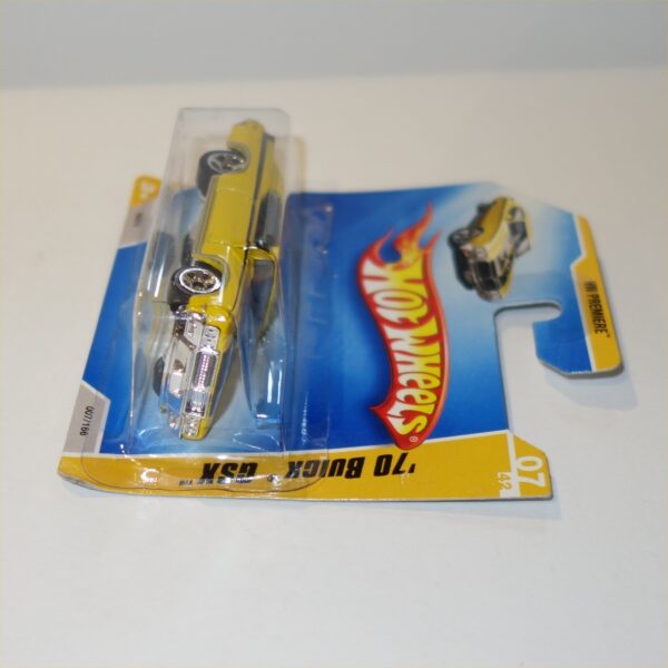 Hotwheels 2009 #007 '70 Buick GSX Yellow - Image 4