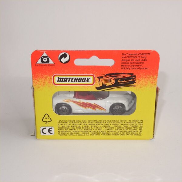 Matchbox 1995 Issue 38 Chevrolet Corvette Sting Ray III - Image 5