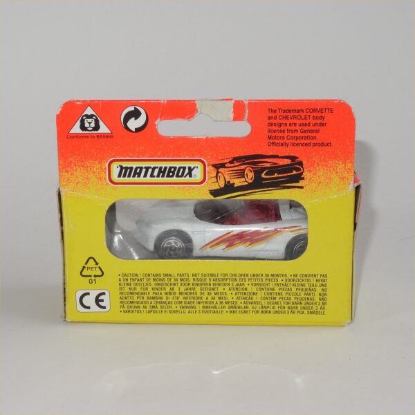 Matchbox 1995 Issue 38 Chevrolet Corvette Sting Ray III - Image 3