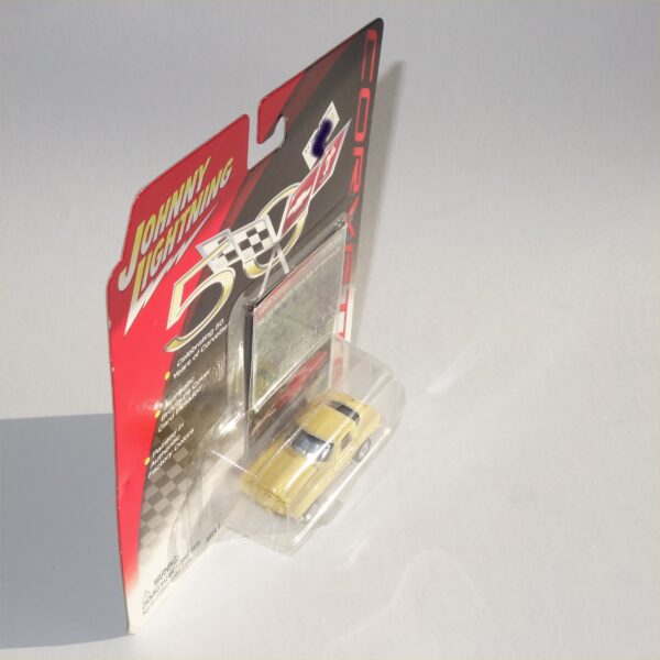 Johnny Lightning 1966 Chevrolet Corvette Sting Ray Yellow Hard Top #10 of 50 - Image 5