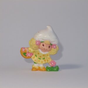 Strawberry Shortcake 1981 Lemon Meringue with Flowers PVC Figurine